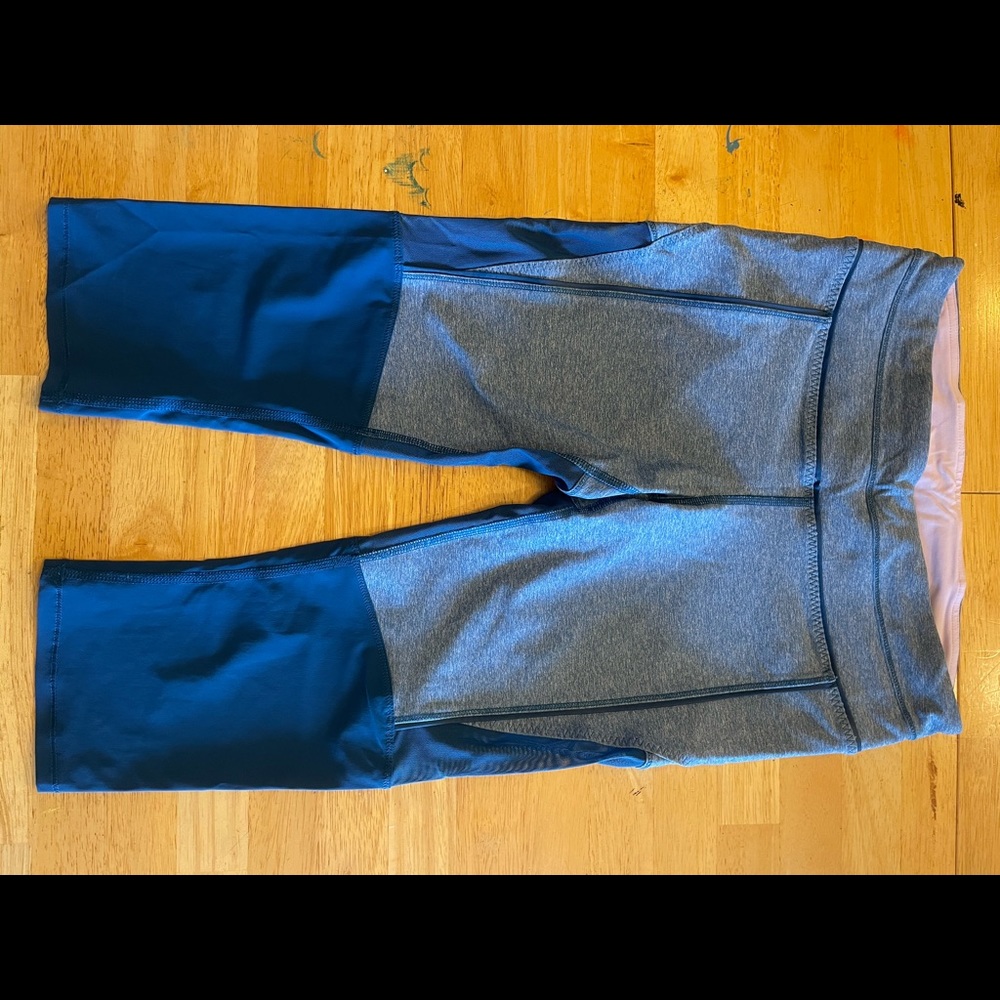 Lululemon Athletica Cropped Legging